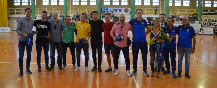 Homenaje a exjugadores del Colo