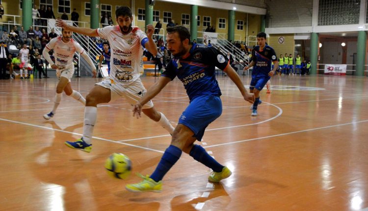 Duelo de necesitados en el Primero de Mayo