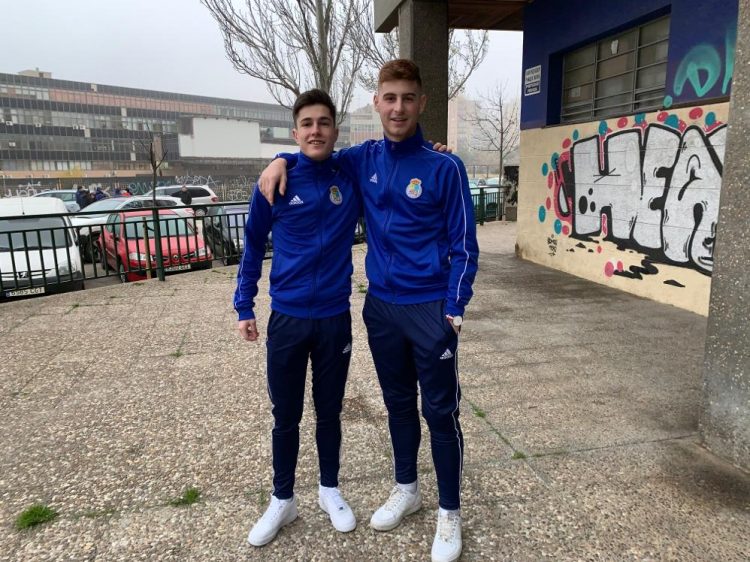 Dos jugadores del Azulejos Moncayo Colo Colo, con la Sub-19 de Aragón