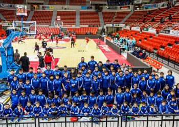 El Colo anima al Casademont Zaragoza en el Príncipe Felipe