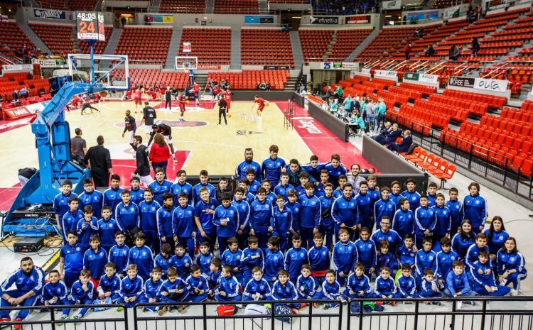 El Colo anima al Casademont Zaragoza en el Príncipe Felipe
