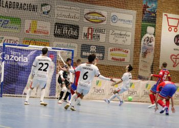 Una cruel primera parte provoca la derrota del Full Energía Zaragoza en Mengíbar