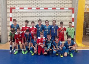 Los equipos de la base juegan amistosos