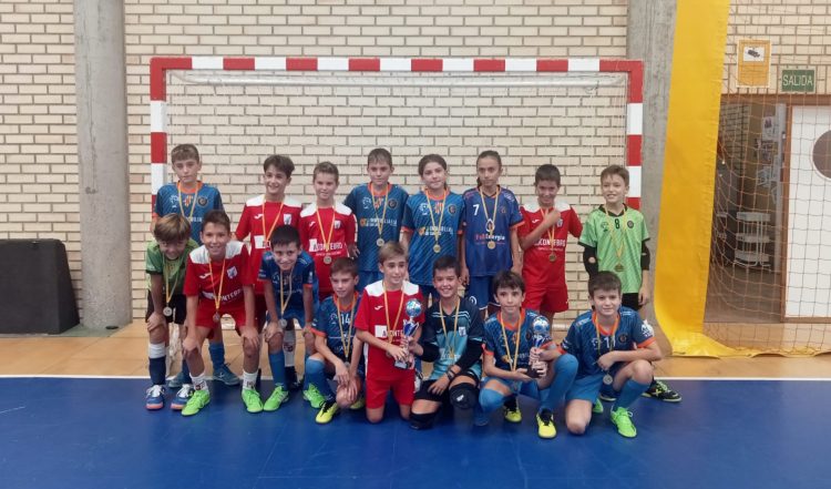 Los equipos de la base juegan amistosos