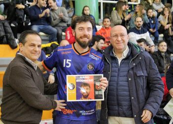 Detalle con los jugadores de las actuales plantillas de Full Energía Zaragoza y Sala 10 que han militado en ambos equipos
