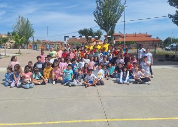 Jorge Tabuenca, Marcos Forga y Manu Franco visitan el CEIP Nertóbriga