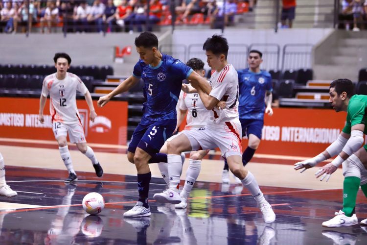 Shunta marca y asiste con Japón