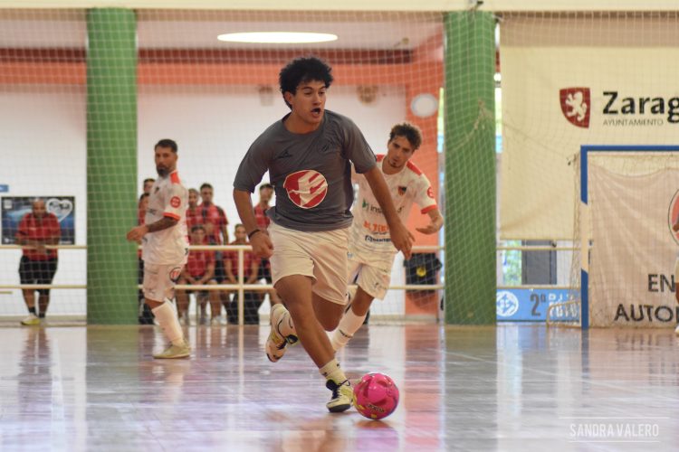 Un renovado filial arranca la temporada oficial