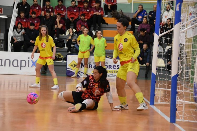 Un derbi muy peleado